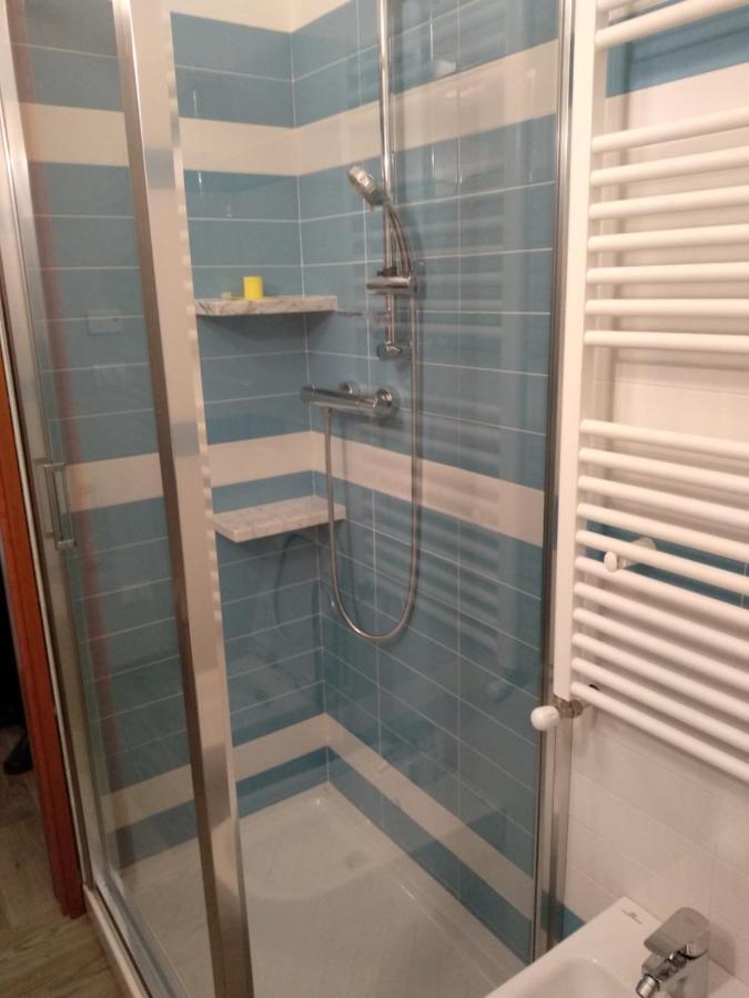 Twin Room Shower